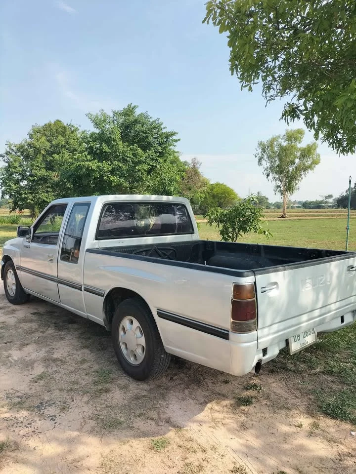 1993 Isuzu TFR III 2