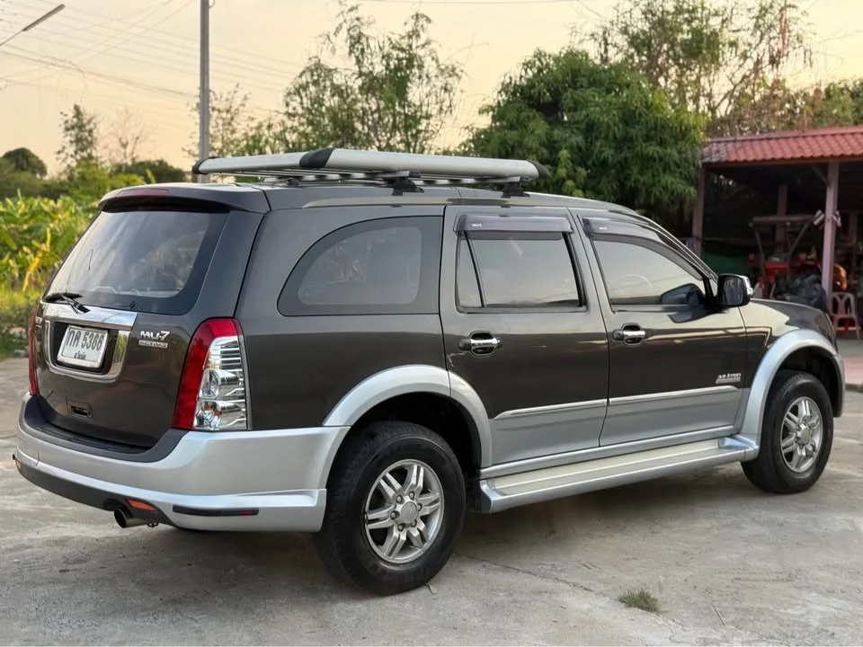 2008 Isuzu MU-7 3