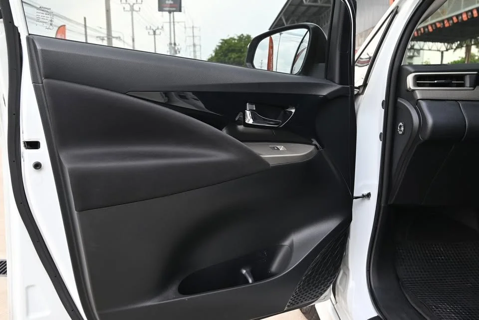 2022 Toyota Innova II 2