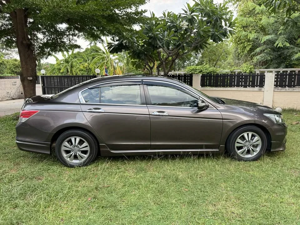 2011 Honda Accord VIII 3