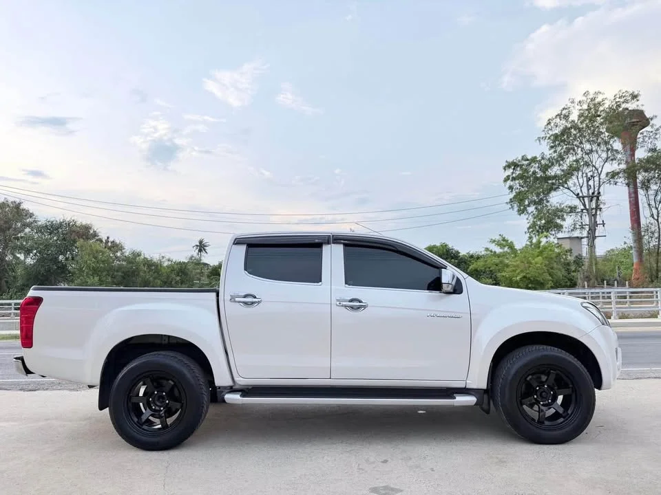 2013 Isuzu D-Max II (RT) 3