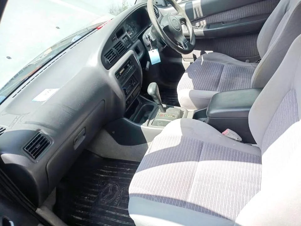 2001 Mazda 2500 Fighter V 2