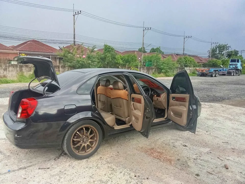 2004 Chevrolet Optra 2