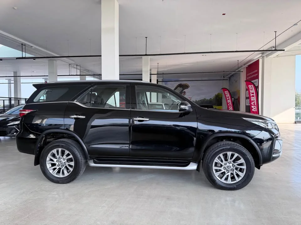2022 Toyota Fortuner II 3