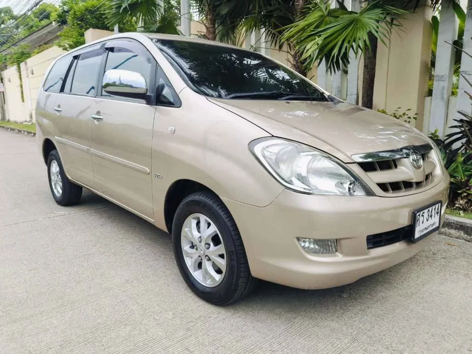 2005 Toyota Innova I 2