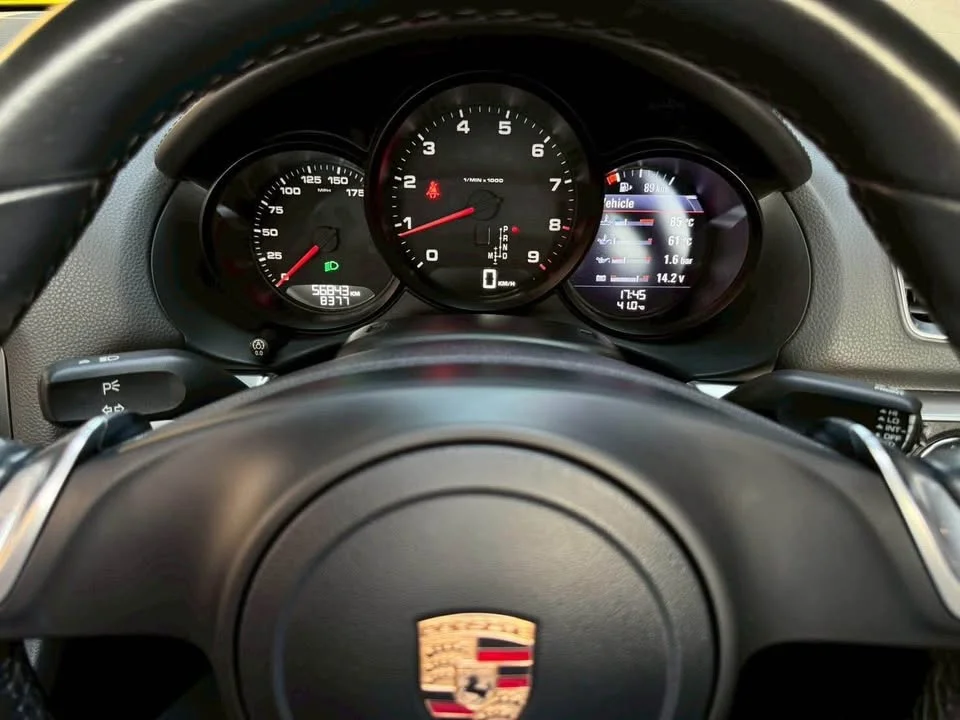 2015 Porsche Boxster and Cayman III 3
