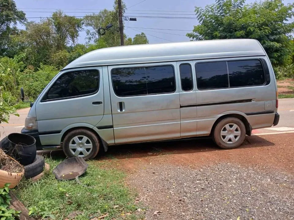 2003 Toyota Commuter IV (H100) 2