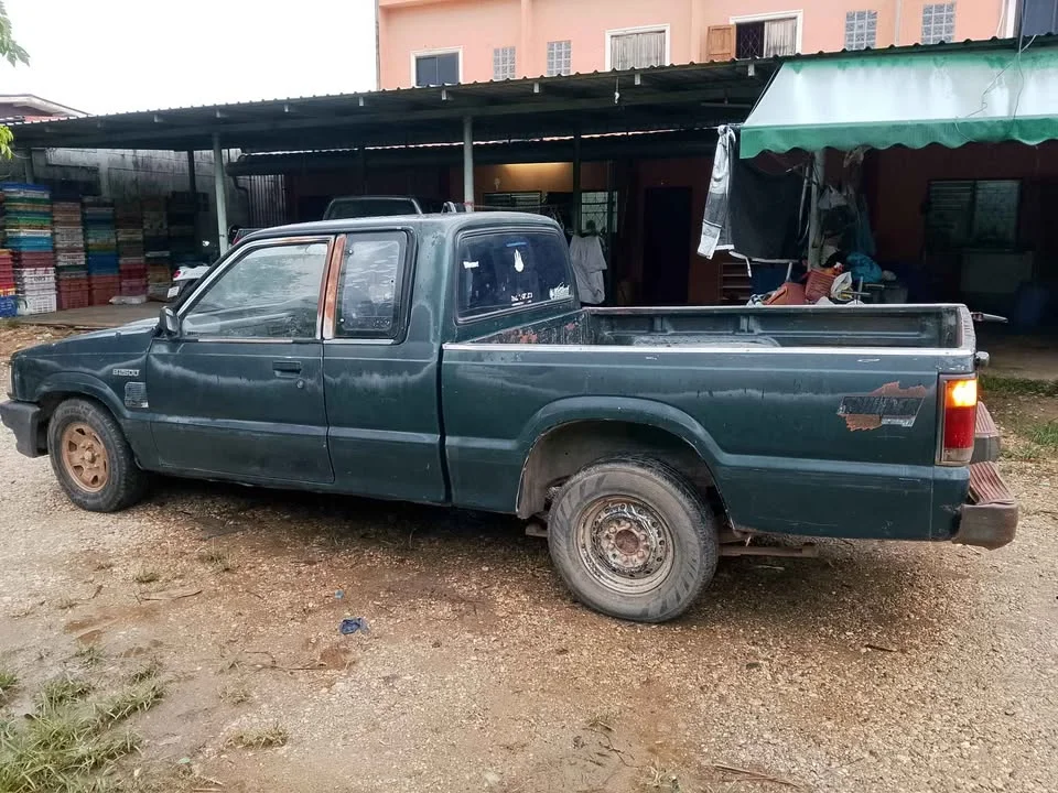 1992 Mazda B2500 IV 2