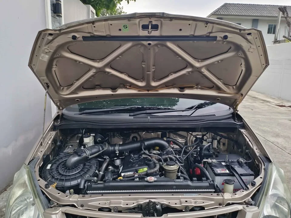 2005 Toyota Innova I 2