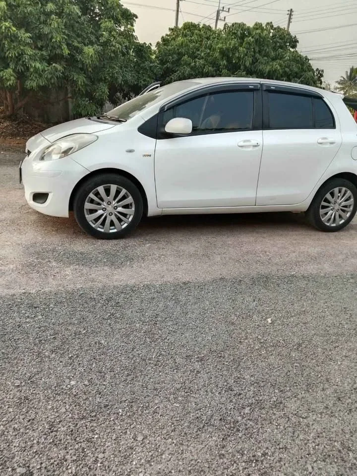 2009 Toyota Yaris II 2