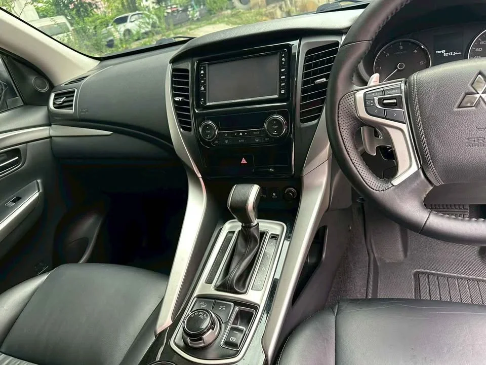 2015 Mitsubishi Pajero Sport III 2