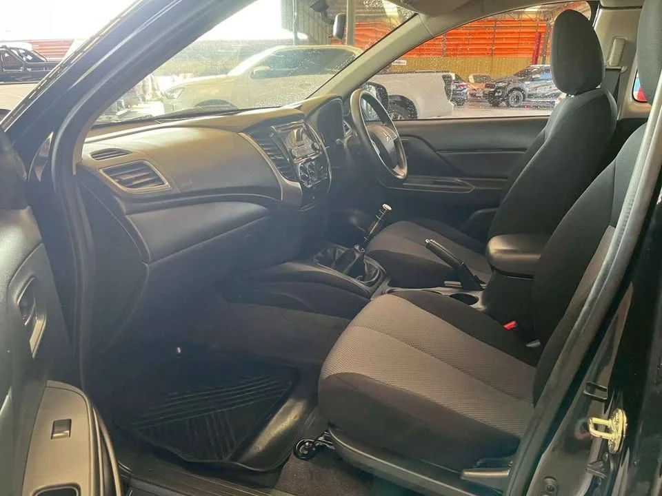 2022 Mitsubishi Triton V 2