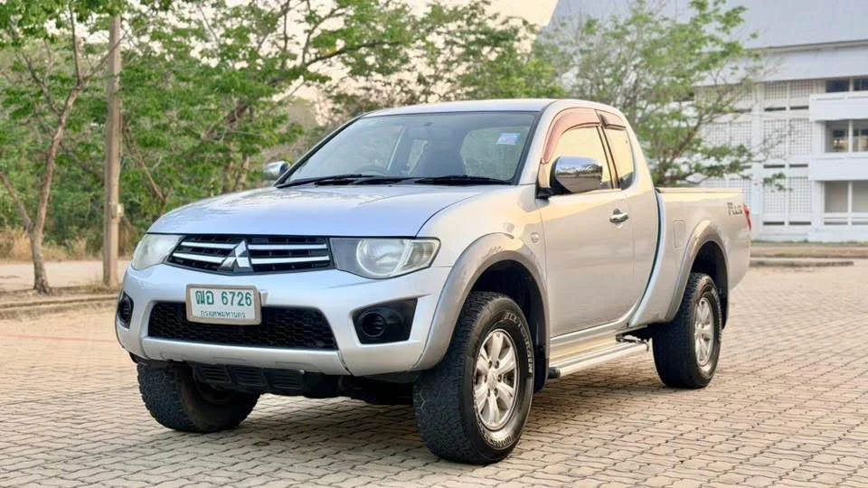 2010 Mitsubishi Triton IV 2