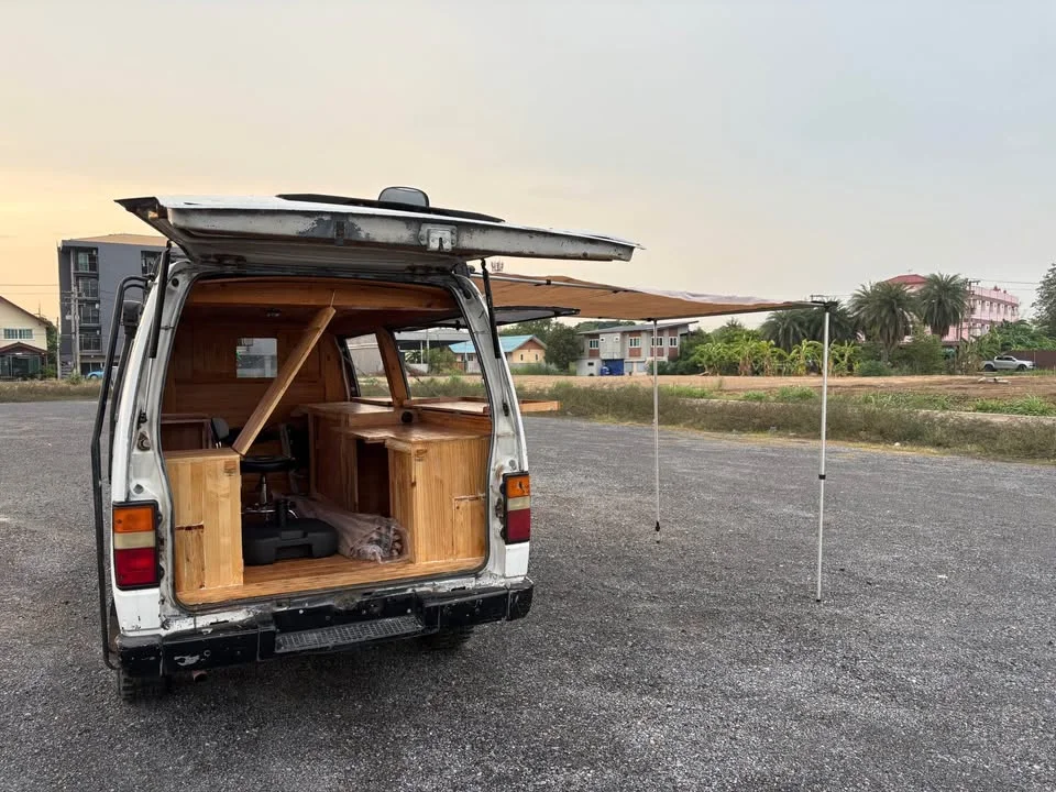 1993 Nissan Urvan IV (E24) 2