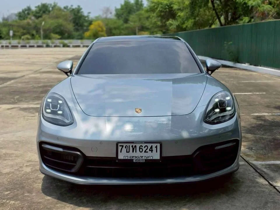 2020 Porsche Panamera II 2