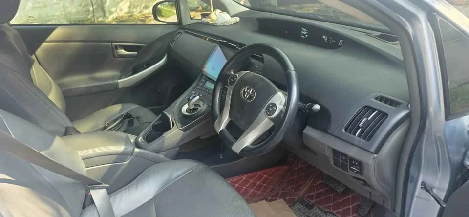 2011 Toyota Prius III 3