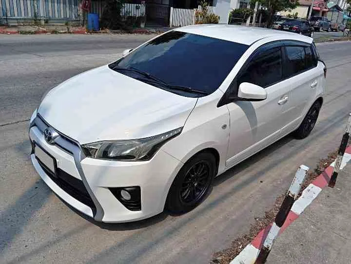 2015 Toyota Yaris III 3