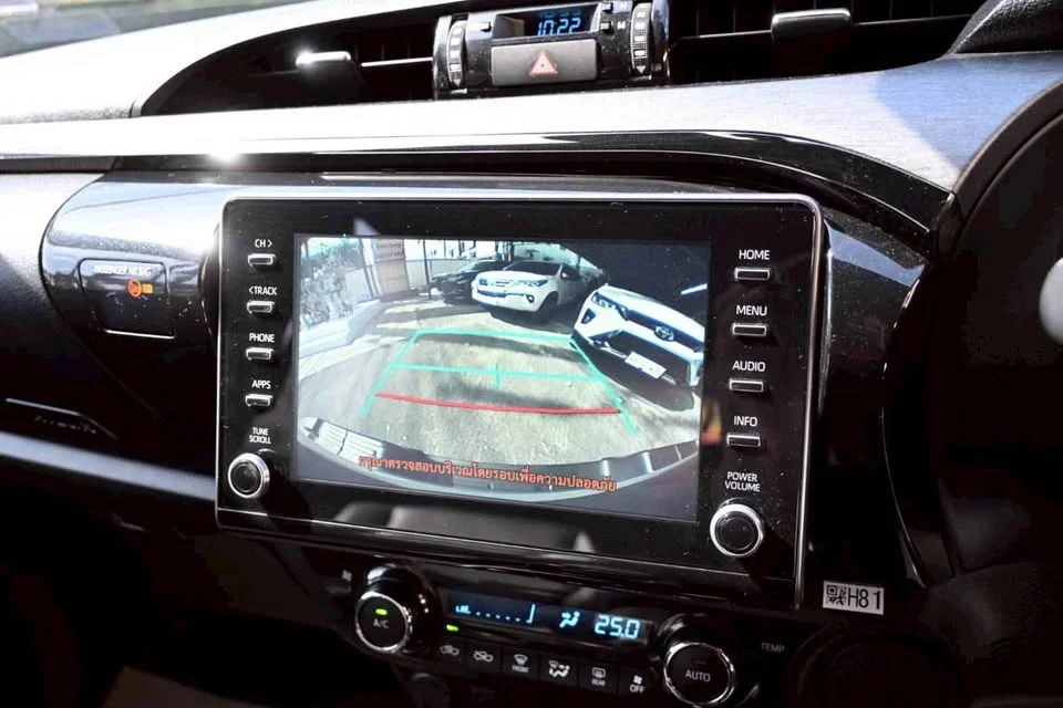 2020 Toyota Hilux VIII 3