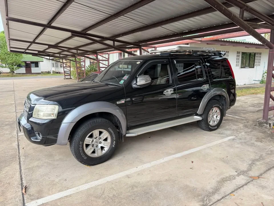 2010 Ford Everest I 2