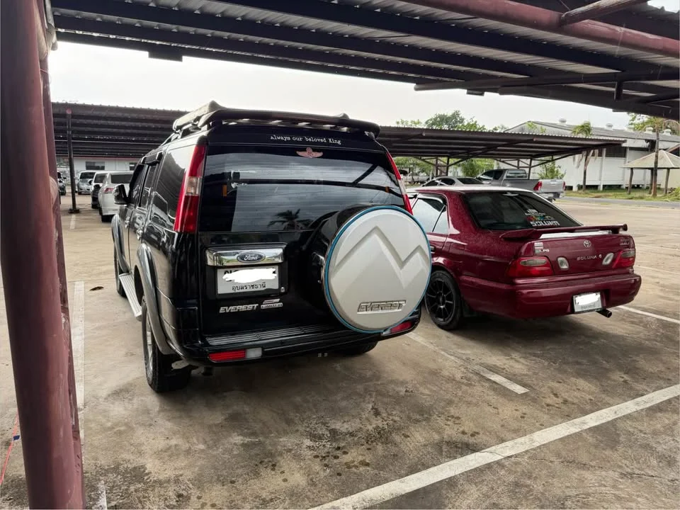 2010 Ford Everest I 3