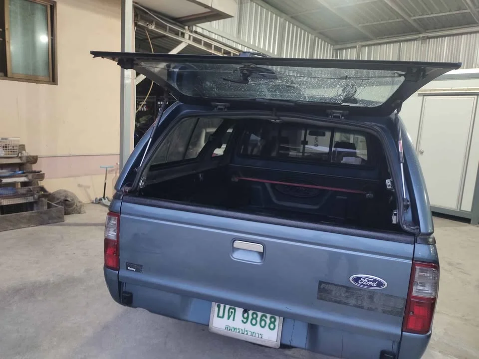 2005 Mazda 2500 Fighter V 2