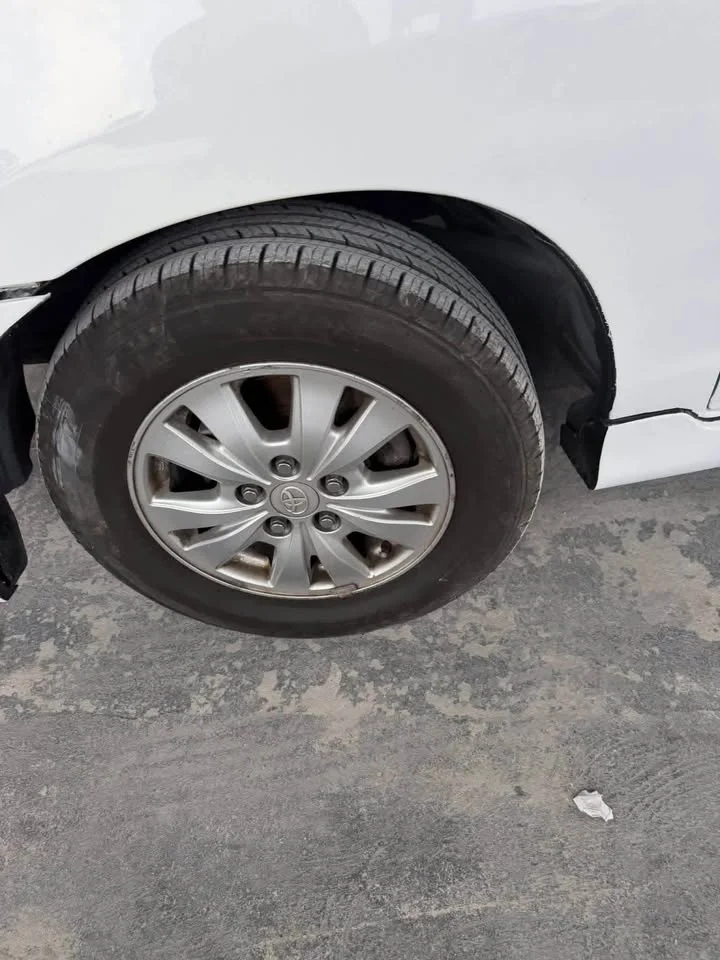 2014 Toyota Innova I 2
