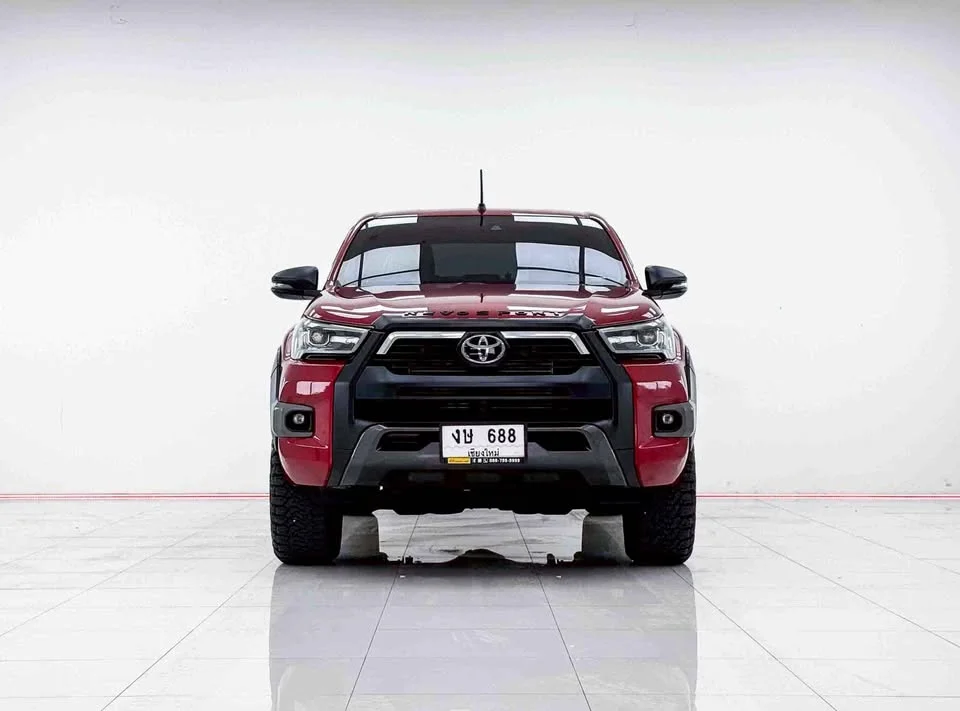 2020 Toyota Hilux VIII 2