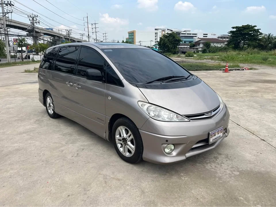 2005 Toyota Estima II 2