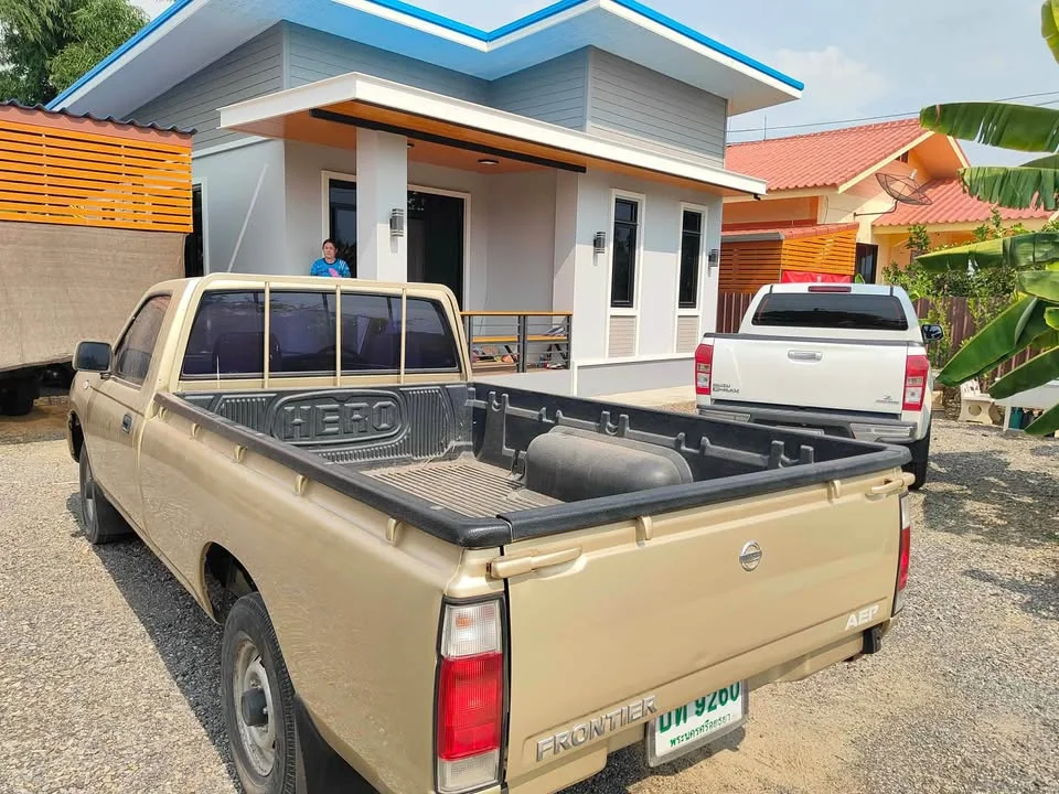 2006 Nissan Frontier I 3