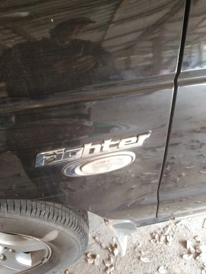 2004 Mazda 2500 Fighter V 3