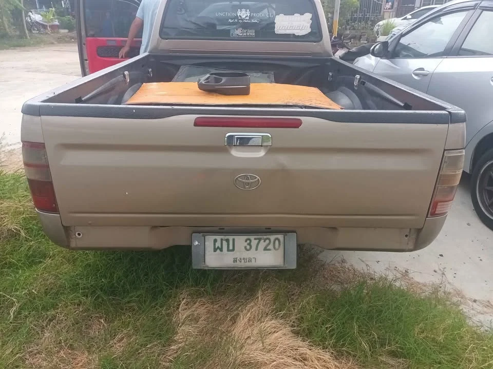 2004 Toyota Hilux Tiger VI 3