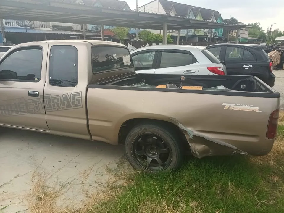 2004 Toyota Hilux Tiger VI 2