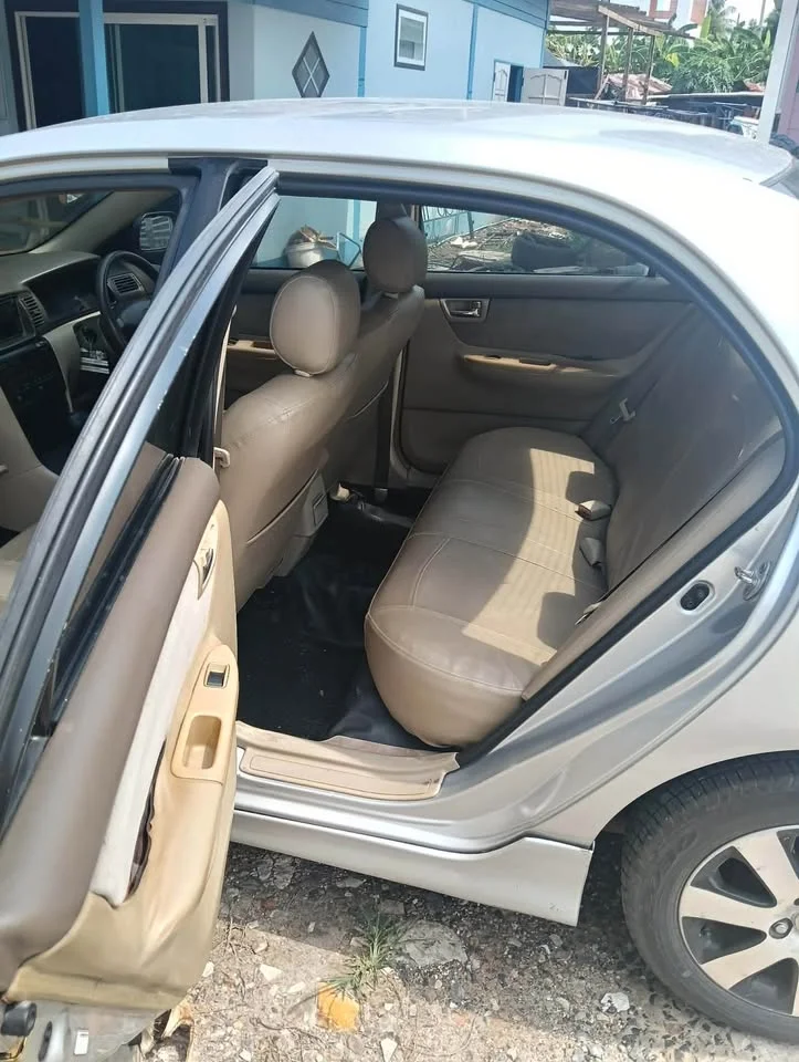 2001 Toyota Corolla Altis IX (E120) 2