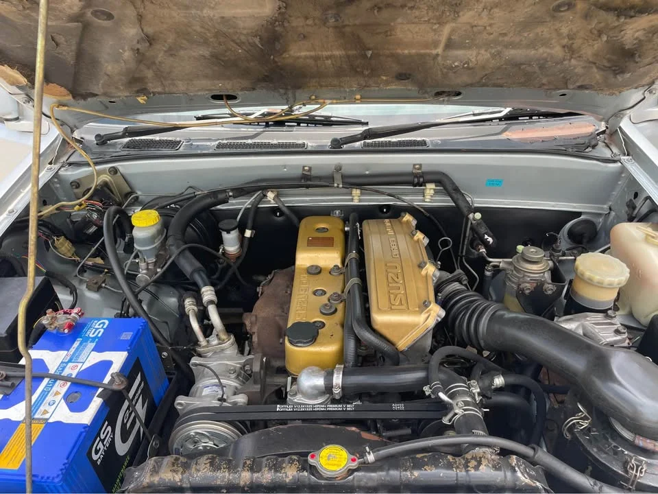 1993 Isuzu TFR III 2