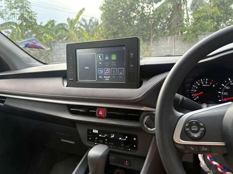 2025 Toyota Yaris ATIV IV 3