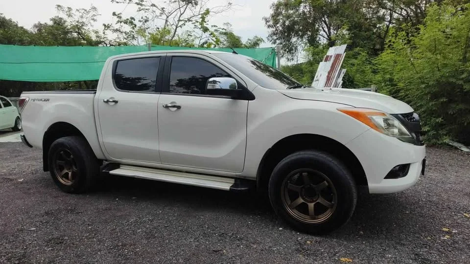 2013 Mazda BT-Series II 3