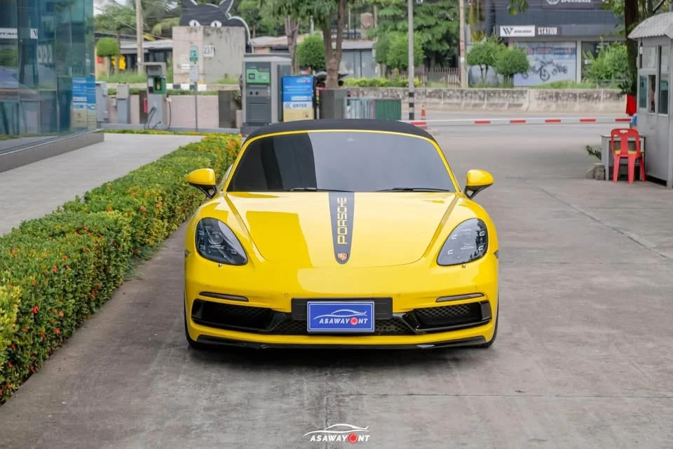 2017 Porsche 718 Boxster and Cayman IV 2