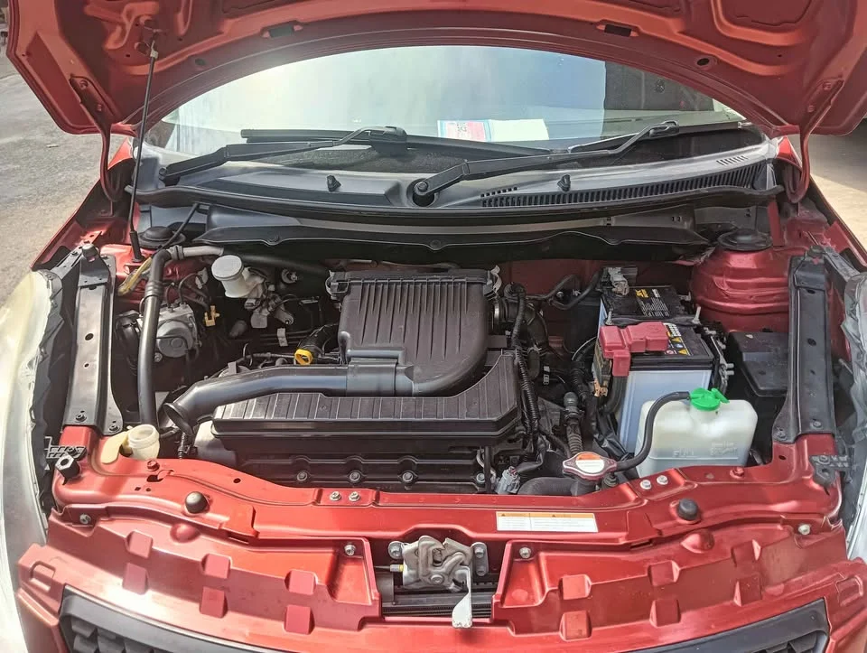 2012 Suzuki Swift II 2