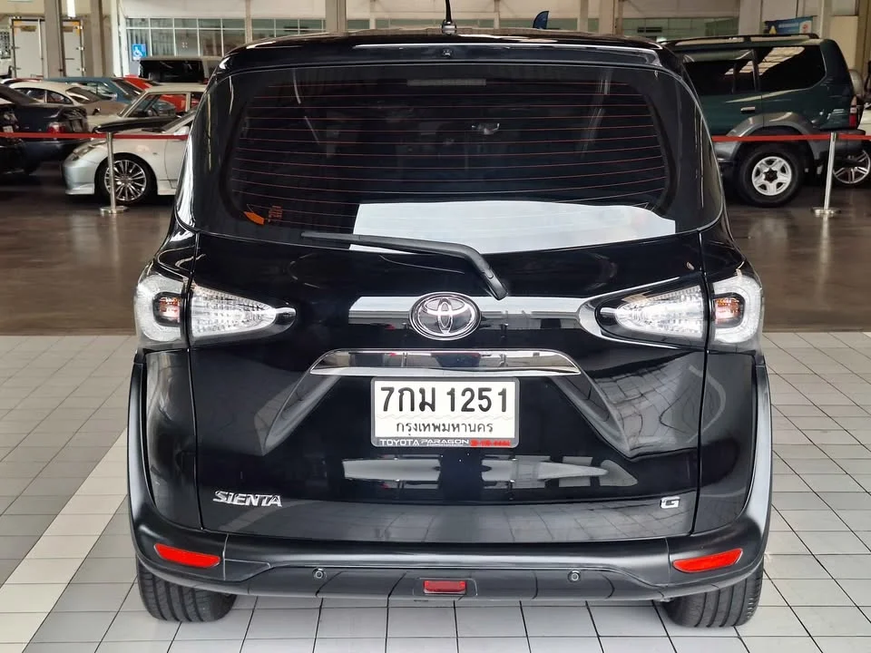 2018 Toyota Sienta II 2