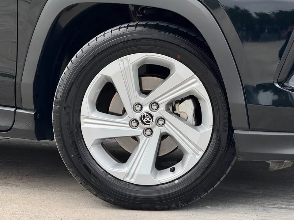 2025 Toyota Yaris Cross AC200 2