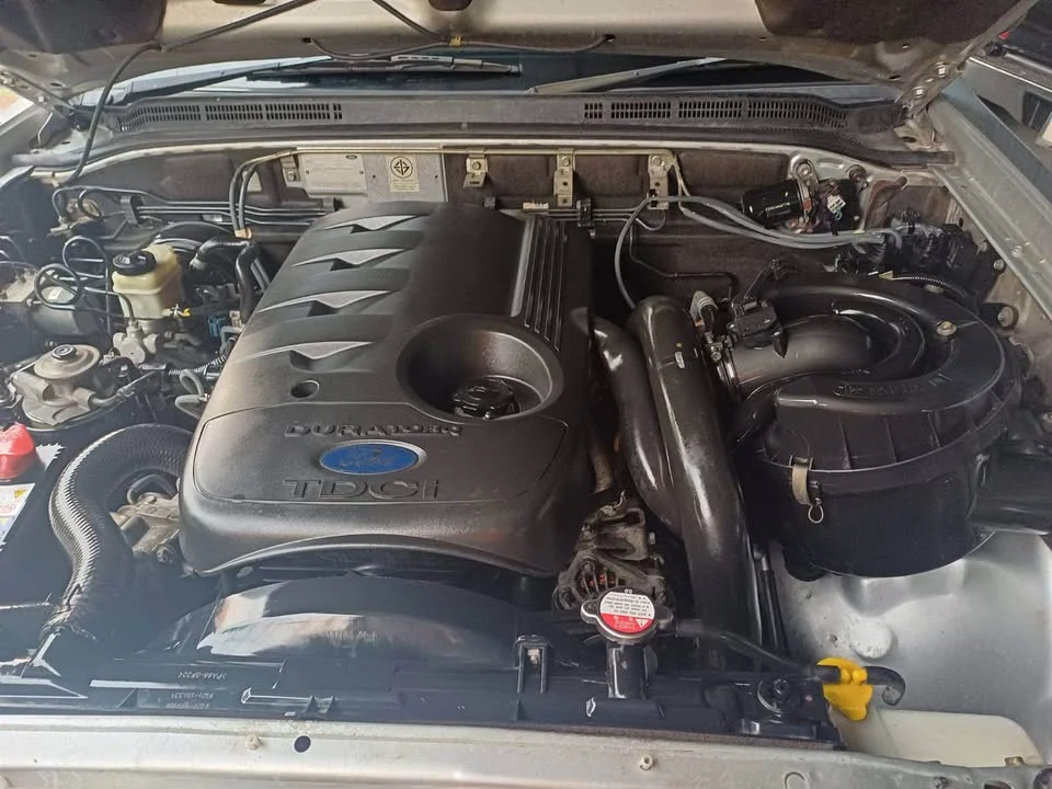 2012 Ford Everest I 2