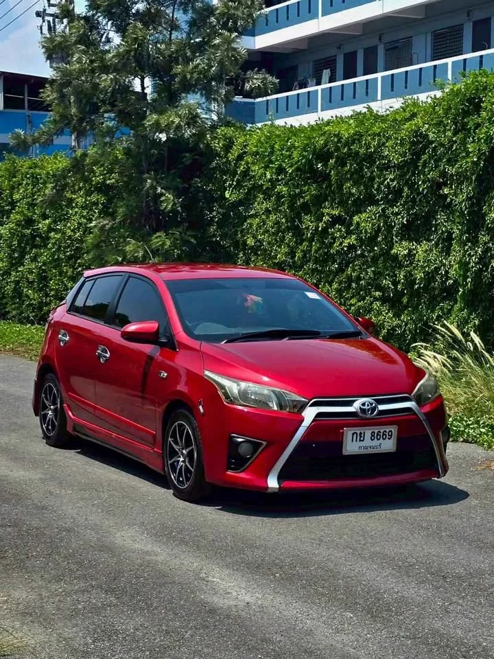 2015 Toyota Yaris III 3