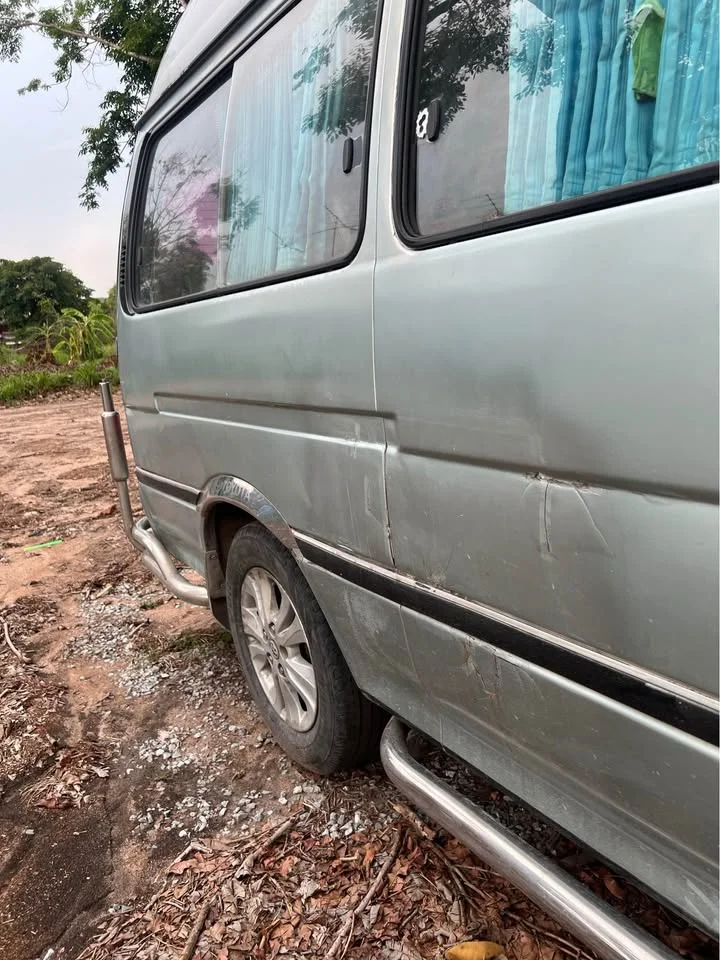 2000 Toyota Commuter IV (H100) 2