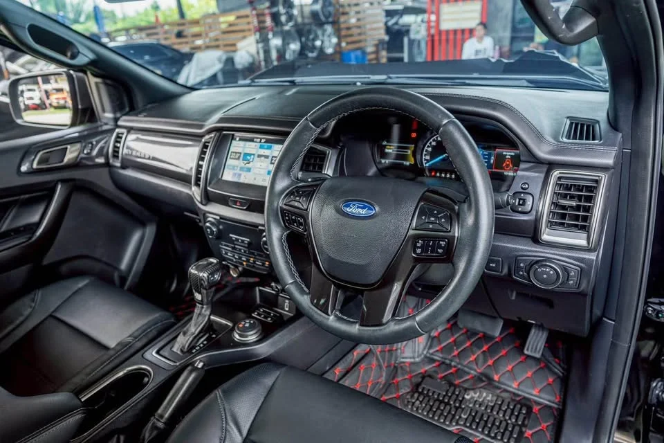 2019 Ford Everest II 2