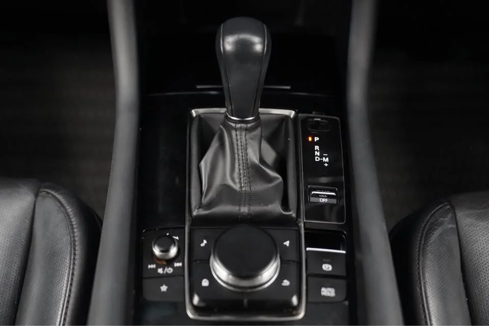 2019 Mazda 3 IV 2