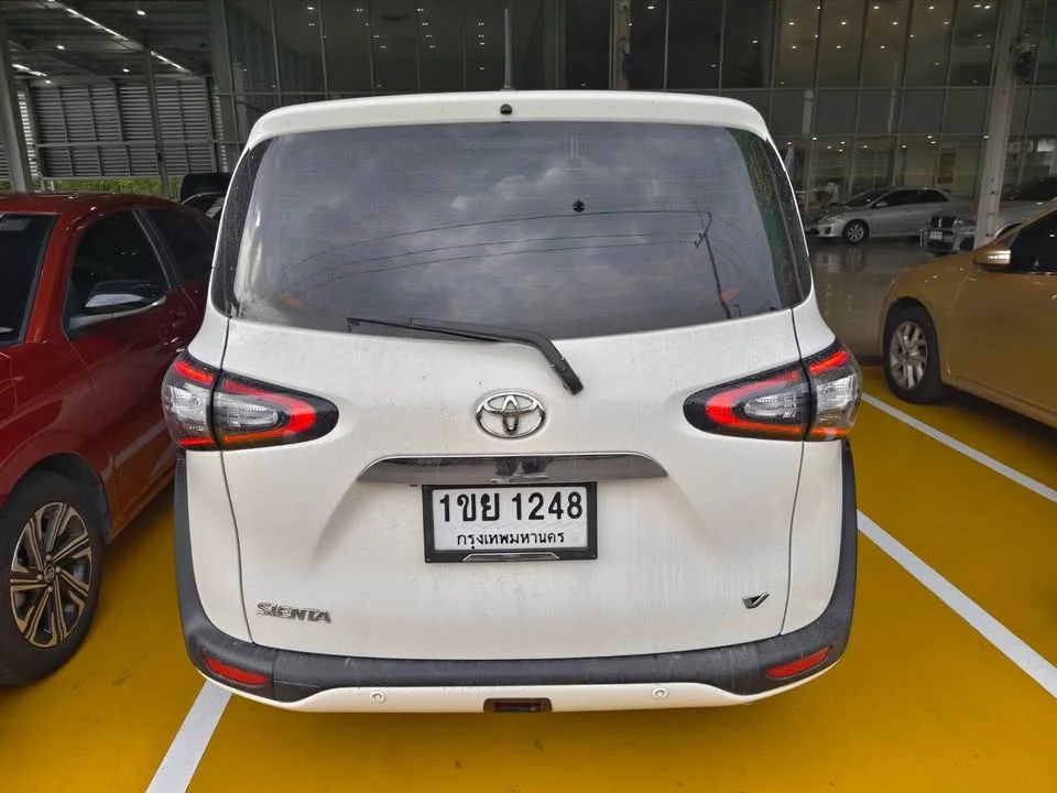 2020 Toyota Sienta II 2