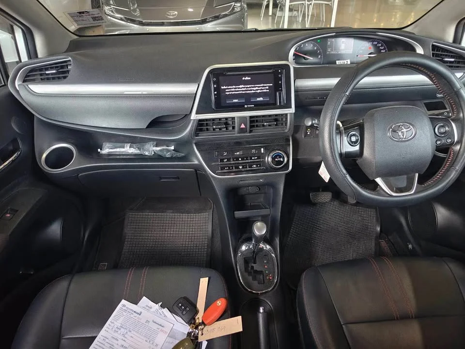 2020 Toyota Sienta II 3