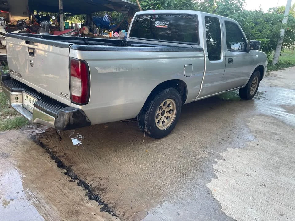 2006 Nissan Frontier I 3