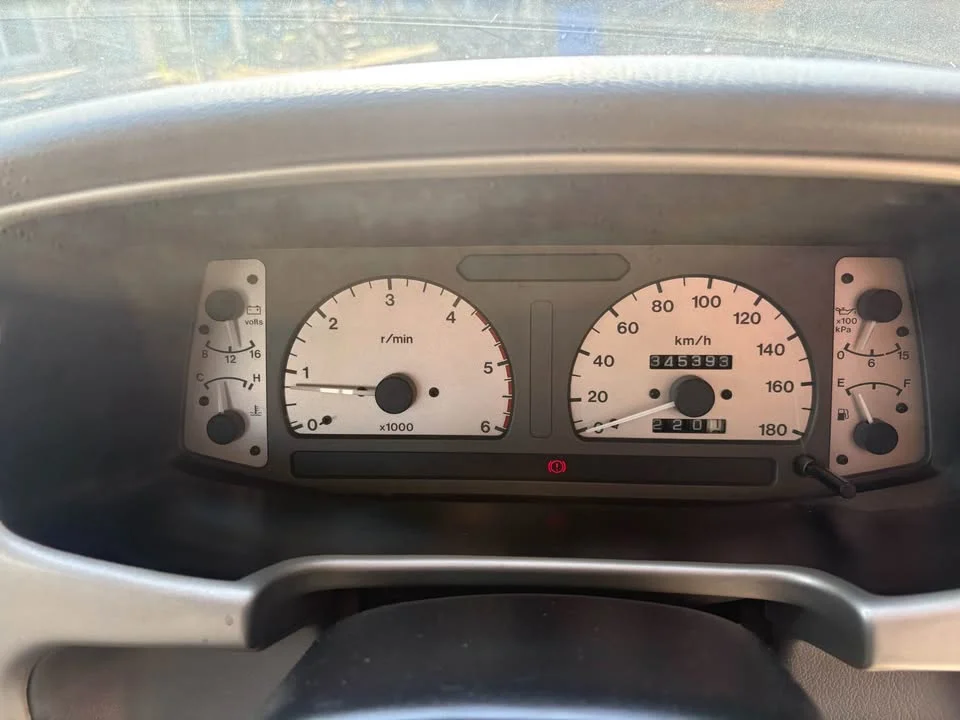 2002 Isuzu Faster Dragon Eyes III 2