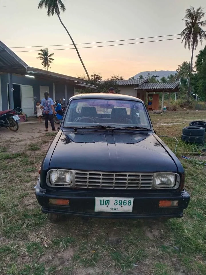 1990 Mazda B-series (Familia) III 2
